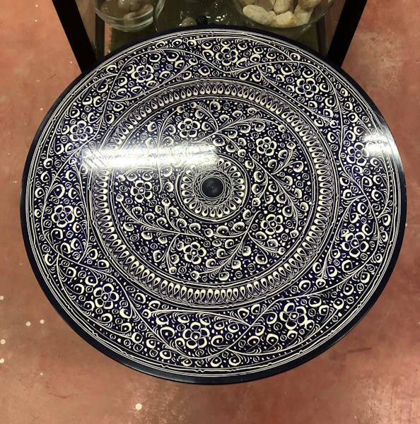 Mesa pintada a mano  color violeta